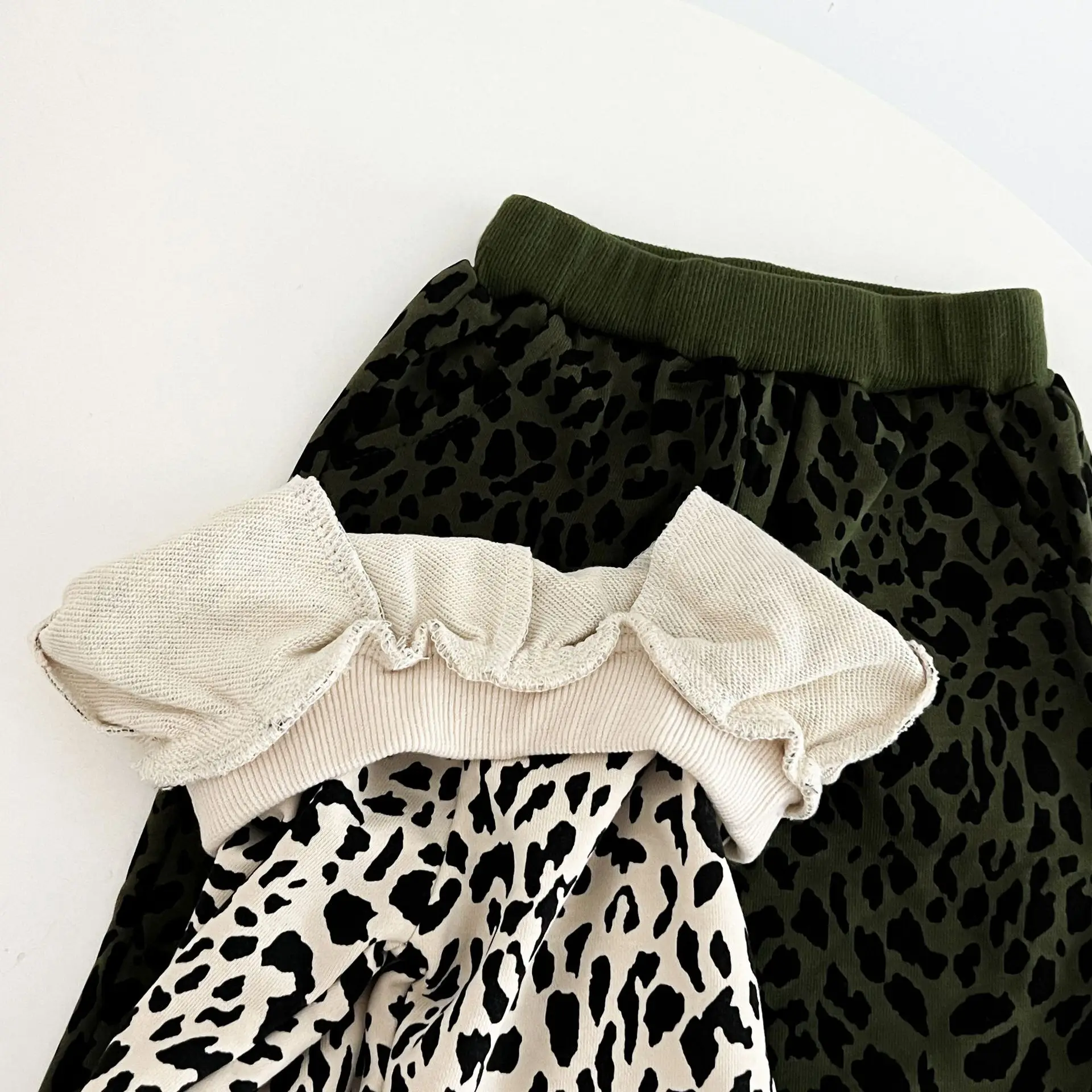 Trendy children's fashion leopard print round-neck long-sleeved spring and autumn set, baby coat, pure cotton sportswear and tre