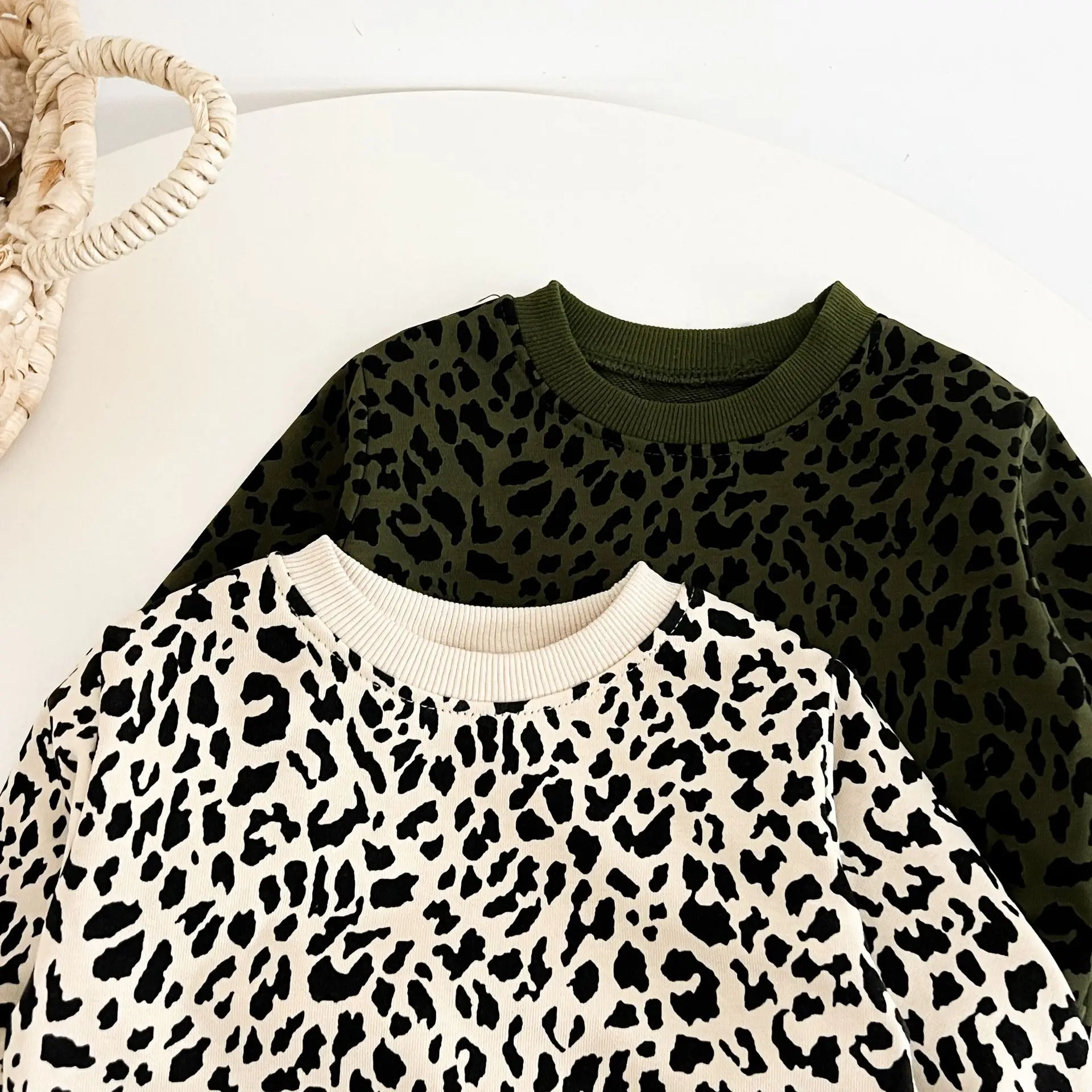 Trendy children's fashion leopard print round-neck long-sleeved spring and autumn set, baby coat, pure cotton sportswear and tre