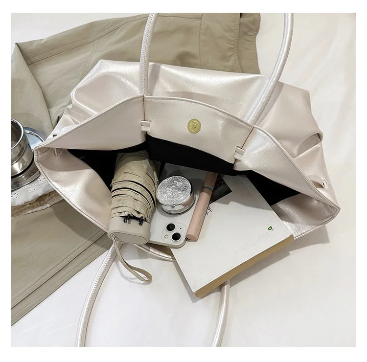 Fashionable Large Capacity Women Shoulder Bag Commuter Underarm Bag New Versatile Tote Bag Ladies Handbags