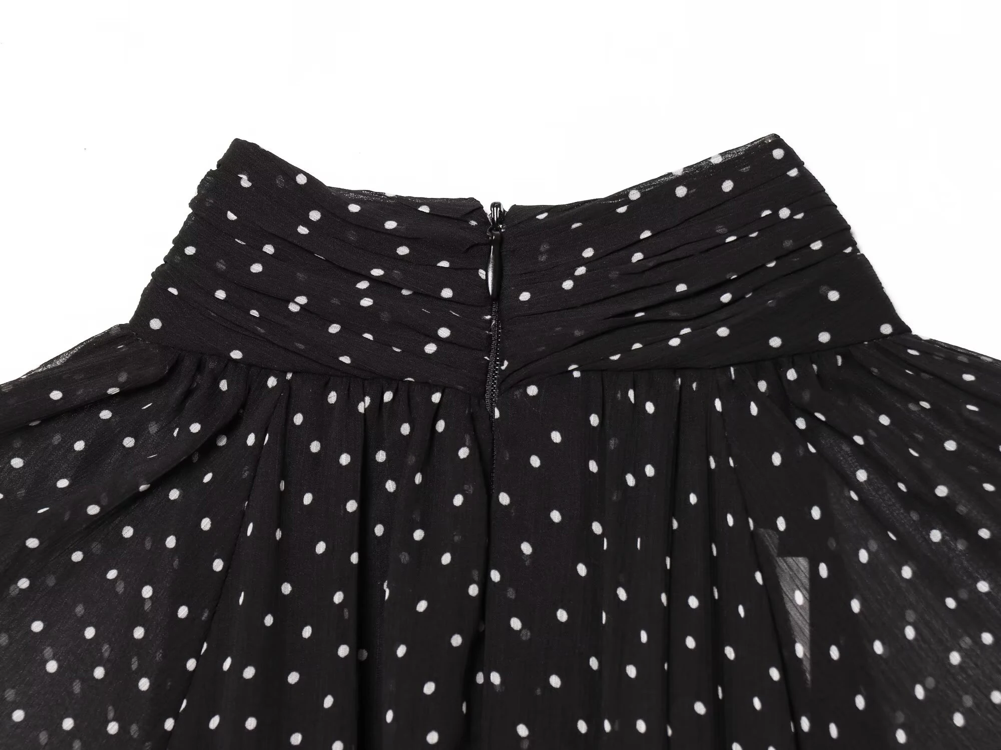 Spring and summer new women's minimalist polka dot printed high neck long sleeved pleated decorative dress