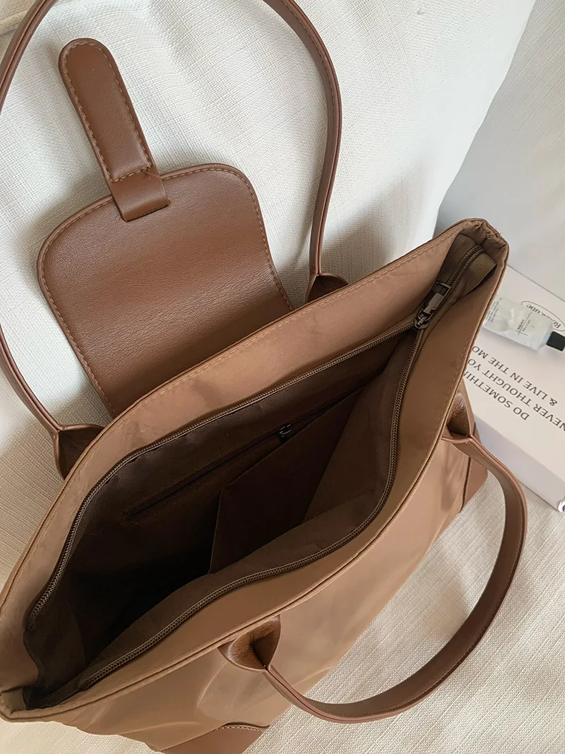 2026 New Women's Large Capacity Commuter Tote Bag Nylon Lightweight Casual Women's Bag Fashion Color-Blocking Versatile Shoulder