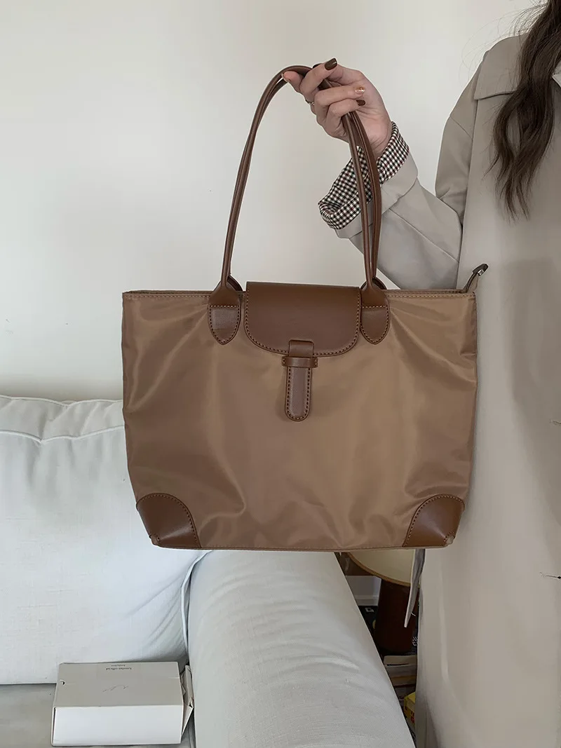 2026 New Women's Large Capacity Commuter Tote Bag Nylon Lightweight Casual Women's Bag Fashion Color-Blocking Versatile Shoulder