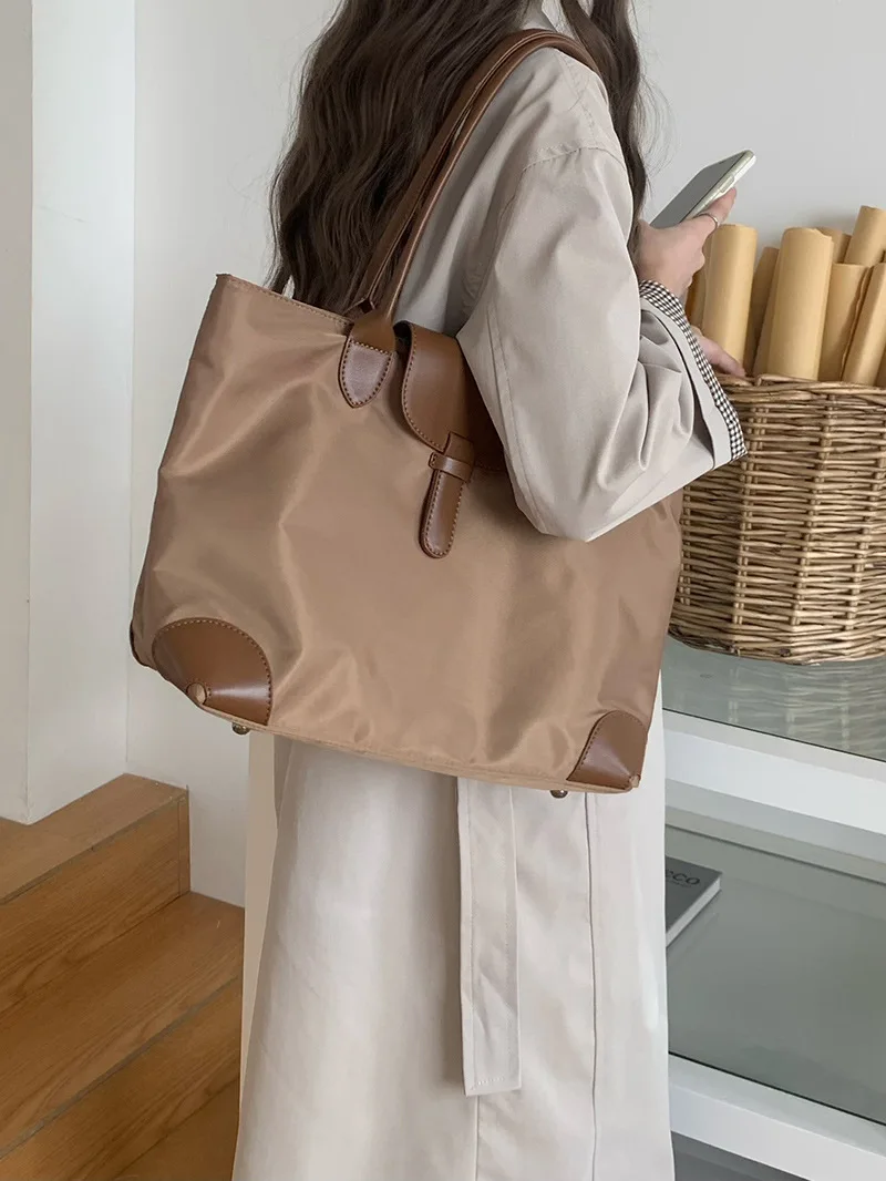 2026 New Women's Large Capacity Commuter Tote Bag Nylon Lightweight Casual Women's Bag Fashion Color-Blocking Versatile Shoulder