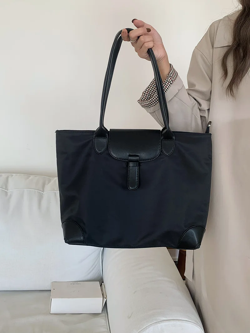 2026 New Women's Large Capacity Commuter Tote Bag Nylon Lightweight Casual Women's Bag Fashion Color-Blocking Versatile Shoulder