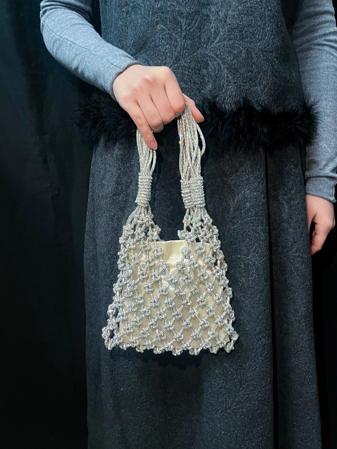 2026 temperament bright diamond woven hollow handmade woven bag, banquet bag, handbag, high-end women's bag