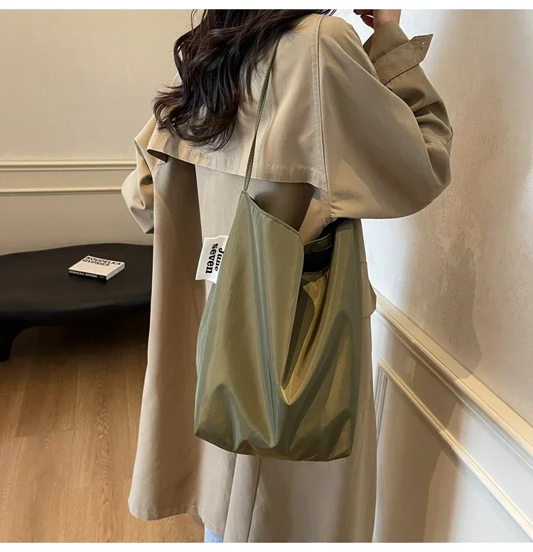 Niche Fashion Simple Shoulder Bag Tote Bag for Women 2026 New Nylon Fabric Underarm Bucket Bag Red Una Bolsa De Hombro