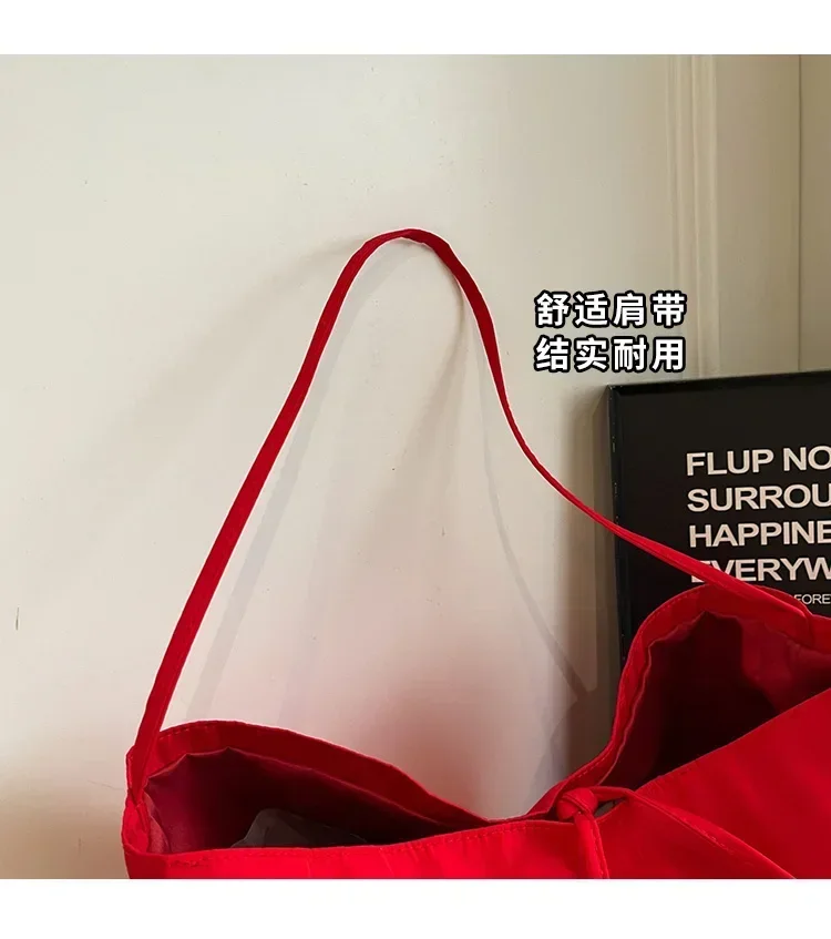 Niche Fashion Simple Shoulder Bag Tote Bag for Women 2026 New Nylon Fabric Underarm Bucket Bag Red Una Bolsa De Hombro