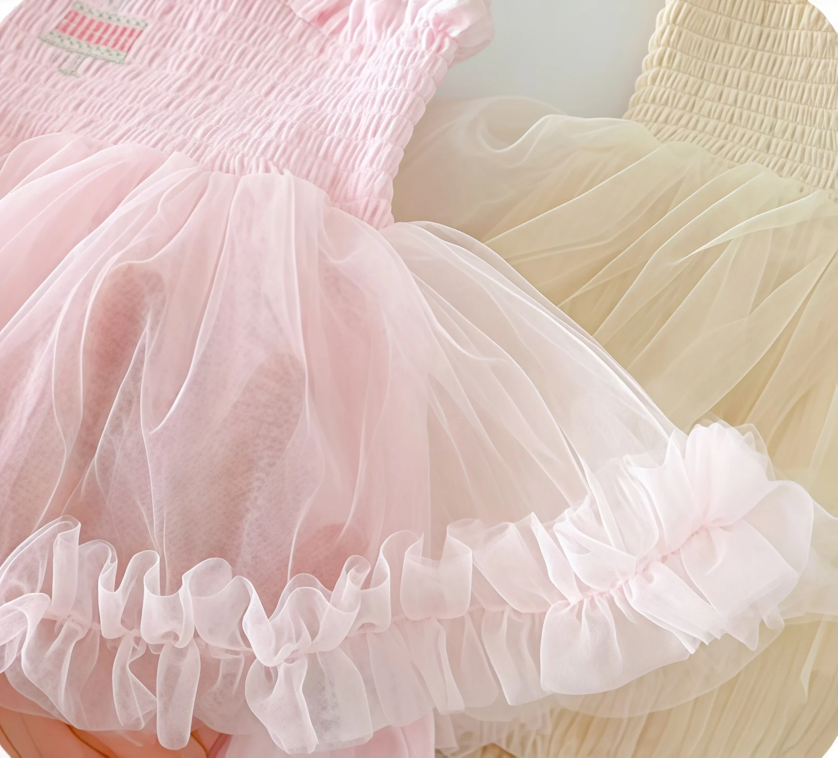 2026 Princess Style 0-2Y Baby Girls Bodysuits Ruffle Infant Rompers Lace Embroidery Cute Dress Style Kids Jumpsuit