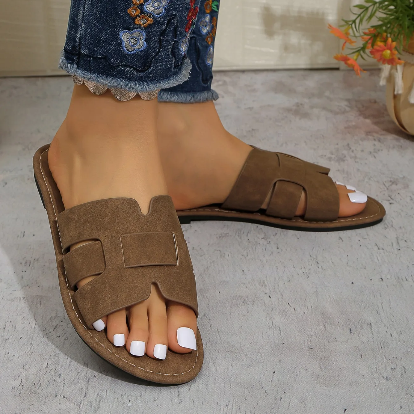 Designer Summer Women Casual Anti-slip Slippers Comfortable Outdoor Sandals Flat Slippers Elegant Fashion Shoes Slides Women