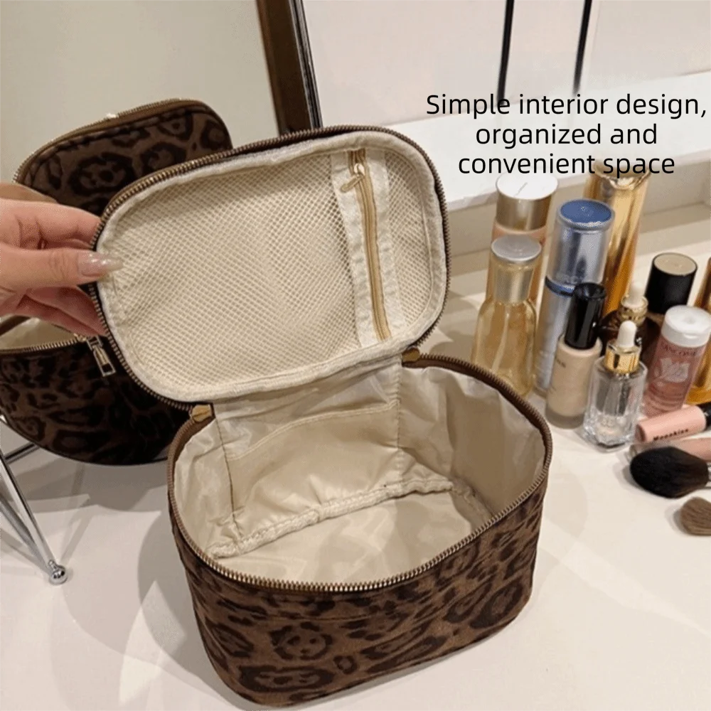 New Large Capacity Cosmetic Bag Leopard Print Faux Suede Toiletry Box Multiple Pockets Handheld Storage Bag Travel