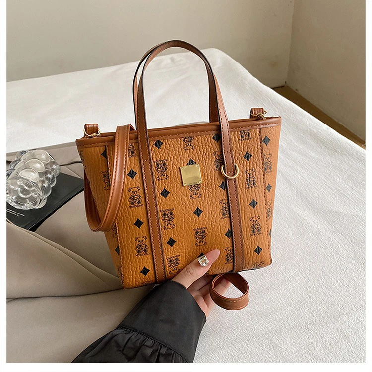 Elegant Retro Fashion Bucket Bag for Women Unique Niche Design Stylish Trendy Shoulder Bag for Office Commute 2025
