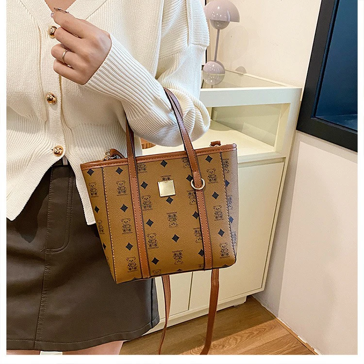Elegant Retro Fashion Bucket Bag for Women Unique Niche Design Stylish Trendy Shoulder Bag for Office Commute 2025