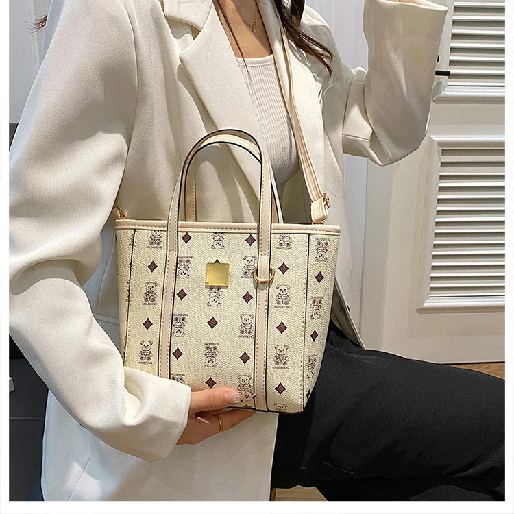 Elegant Retro Fashion Bucket Bag for Women Unique Niche Design Stylish Trendy Shoulder Bag for Office Commute 2025
