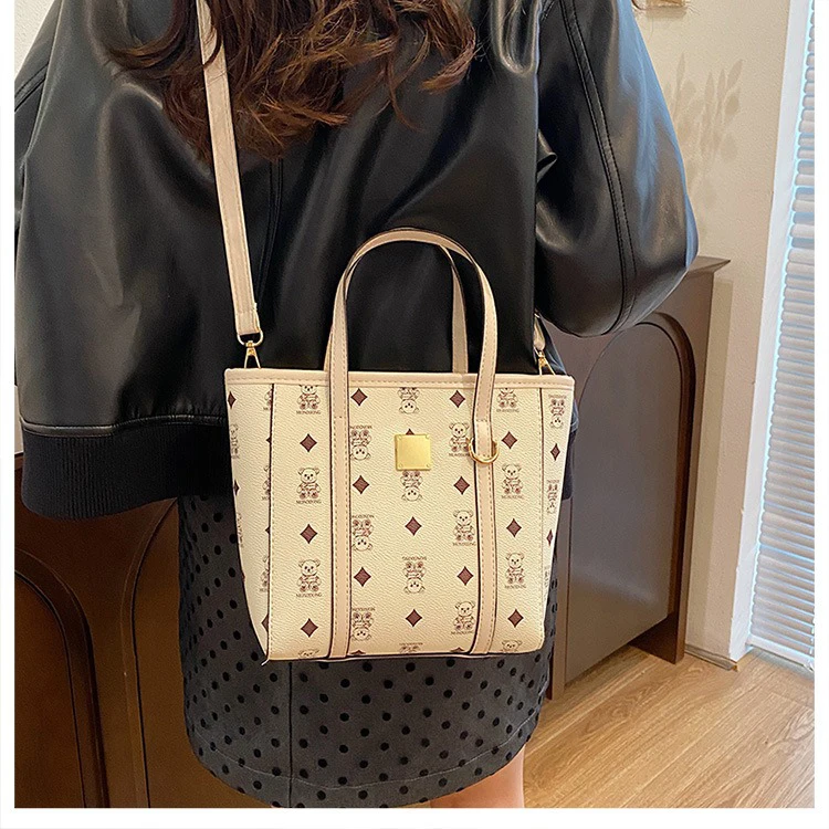 Elegant Retro Fashion Bucket Bag for Women Unique Niche Design Stylish Trendy Shoulder Bag for Office Commute 2025
