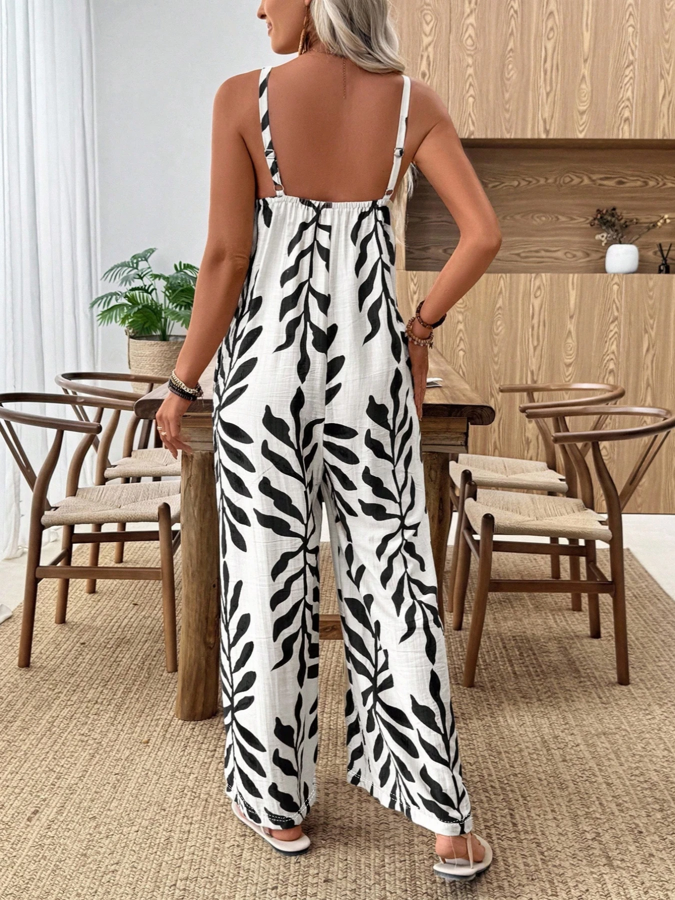 Summer fashion new women's elegant V-neck tropical leaf print wide leg suspender jumpsuit pants