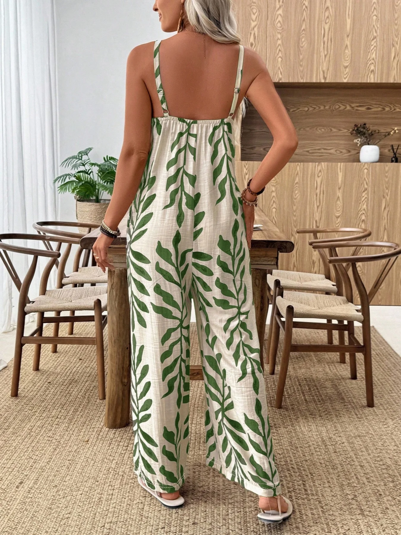 Summer fashion new women's elegant V-neck tropical leaf print wide leg suspender jumpsuit pants
