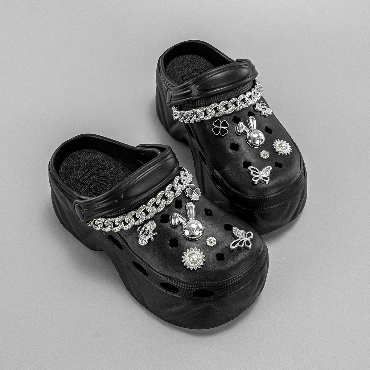 Summer New Style Silver Chain Rabbit Head Fashion Versatile Eva Clogs for Women, Casual Outdoor Slippers, Thick-Soled Non-Slip Height-Increasing Closed-Toe Sandals 8809