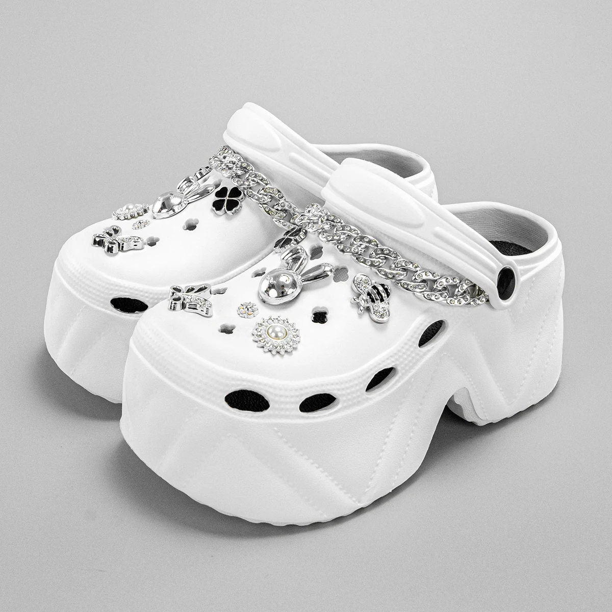 Summer New Style Silver Chain Rabbit Head Fashion Versatile Eva Clogs for Women, Casual Outdoor Slippers, Thick-Soled Non-Slip Height-Increasing Closed-Toe Sandals 8809
