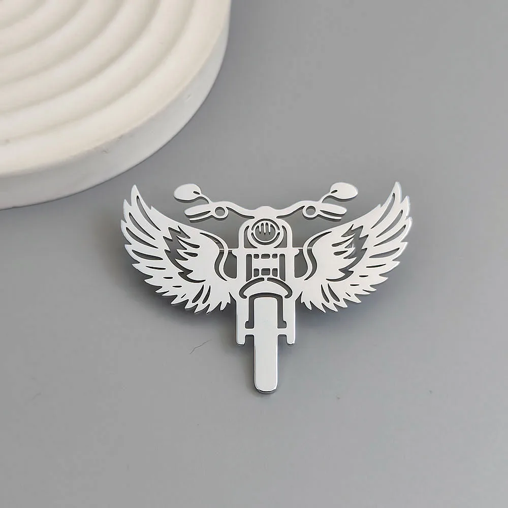 Original design wings motorcycle gold-plated stainless steel brooch, waterproof and non-fading brooch, suit accessories