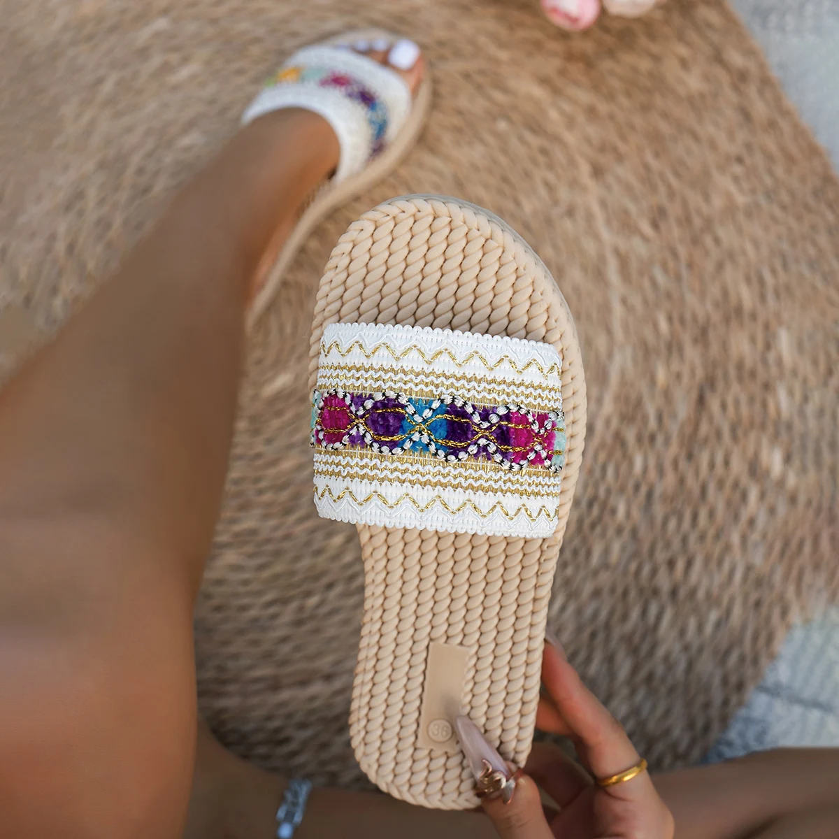 Women Slippers Outdoor Flat Designer Shoes Women Large Size Bohemian Ethnic Sandals Fashion Tassel Beach Slippers Slides Women
