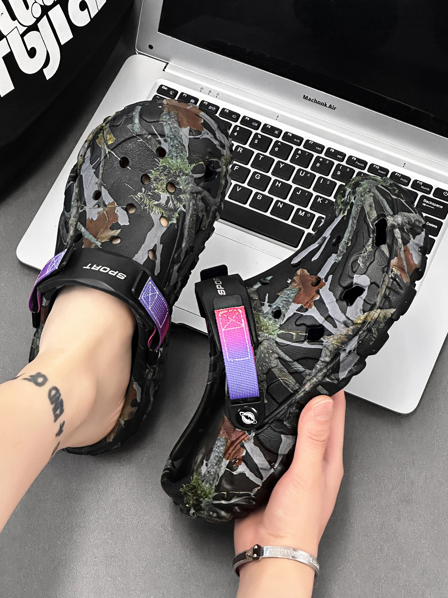 Lightweight EVA Clog Shoes Unisex Slip On Slippers Quick Dry Breathable Garden Clogs for Men Women Indoor Outdoor Beach Sandals
