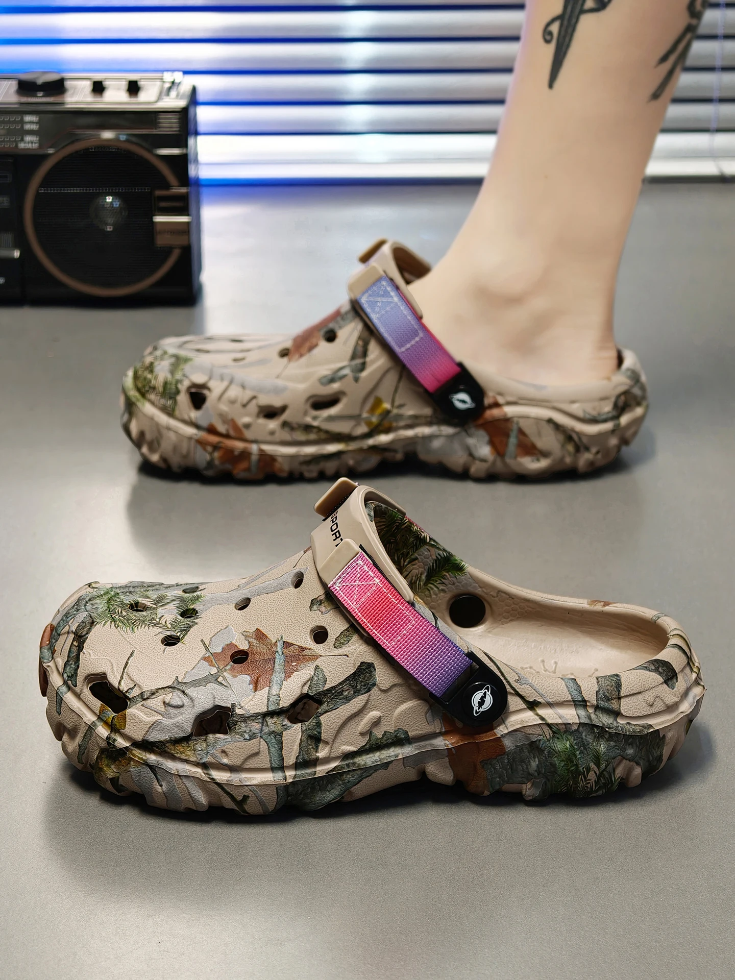 Lightweight EVA Clog Shoes Unisex Slip On Slippers Quick Dry Breathable Garden Clogs for Men Women Indoor Outdoor Beach Sandals