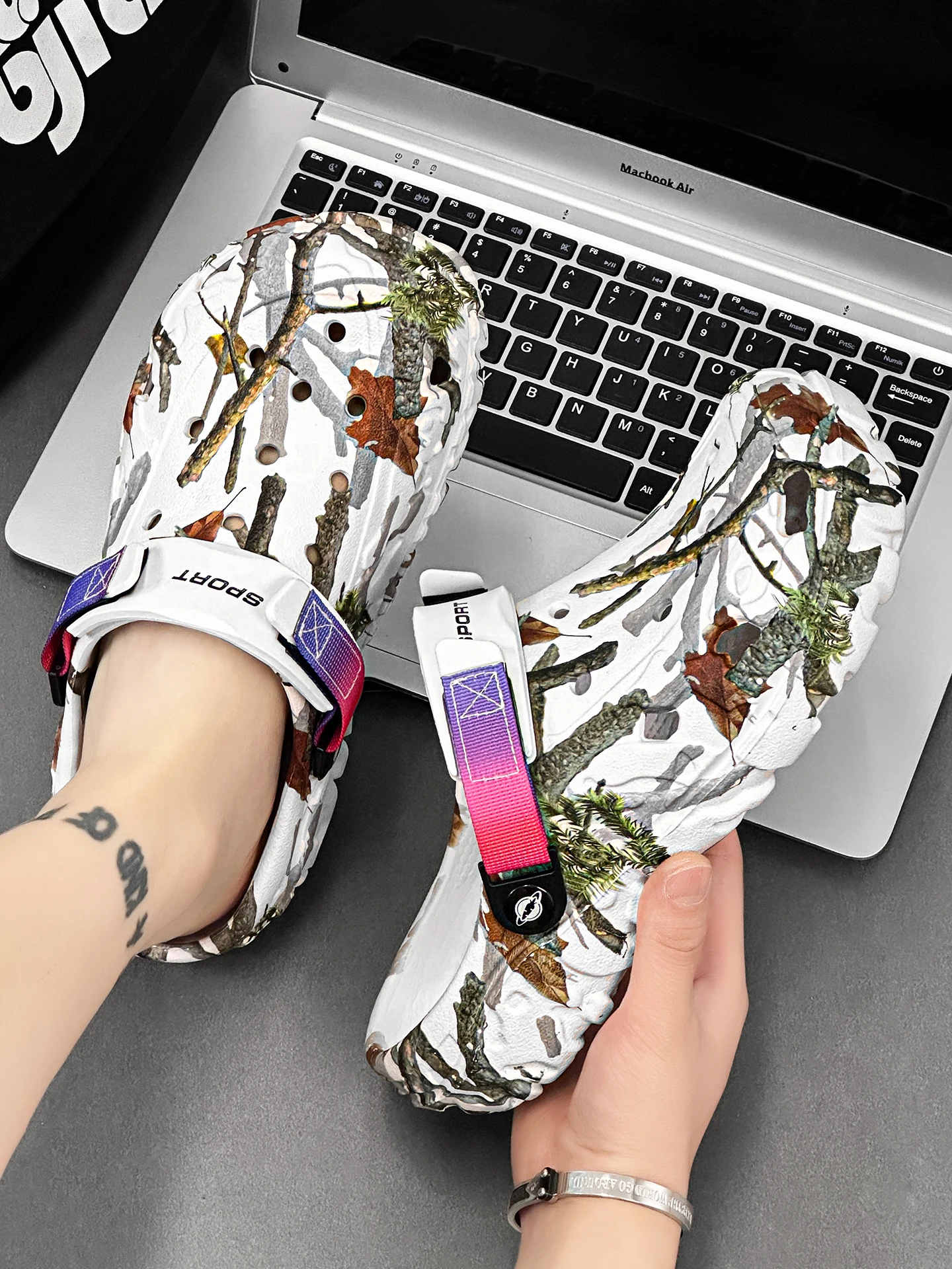 Lightweight EVA Clog Shoes Unisex Slip On Slippers Quick Dry Breathable Garden Clogs for Men Women Indoor Outdoor Beach Sandals