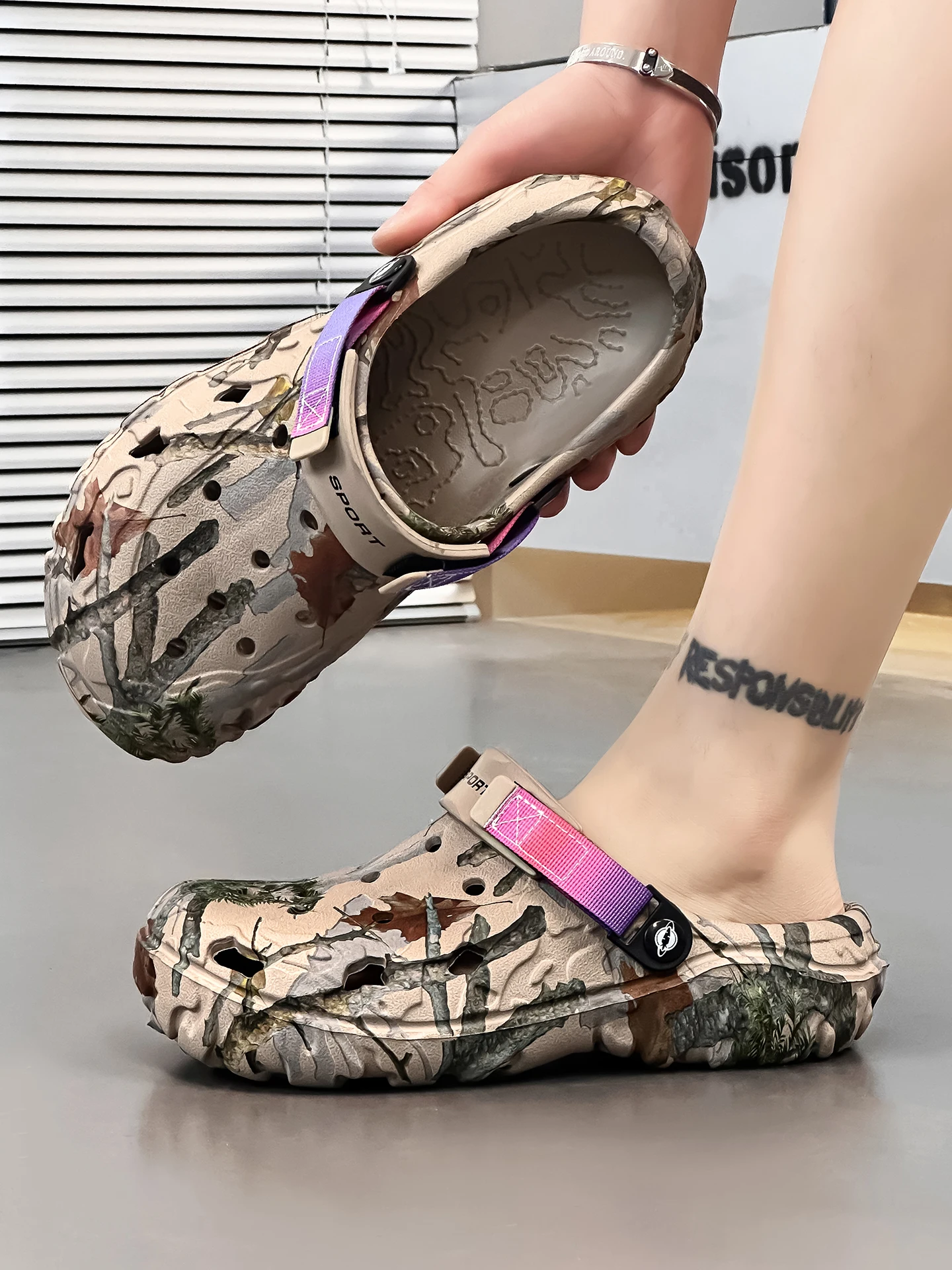 Lightweight EVA Clog Shoes Unisex Slip On Slippers Quick Dry Breathable Garden Clogs for Men Women Indoor Outdoor Beach Sandals
