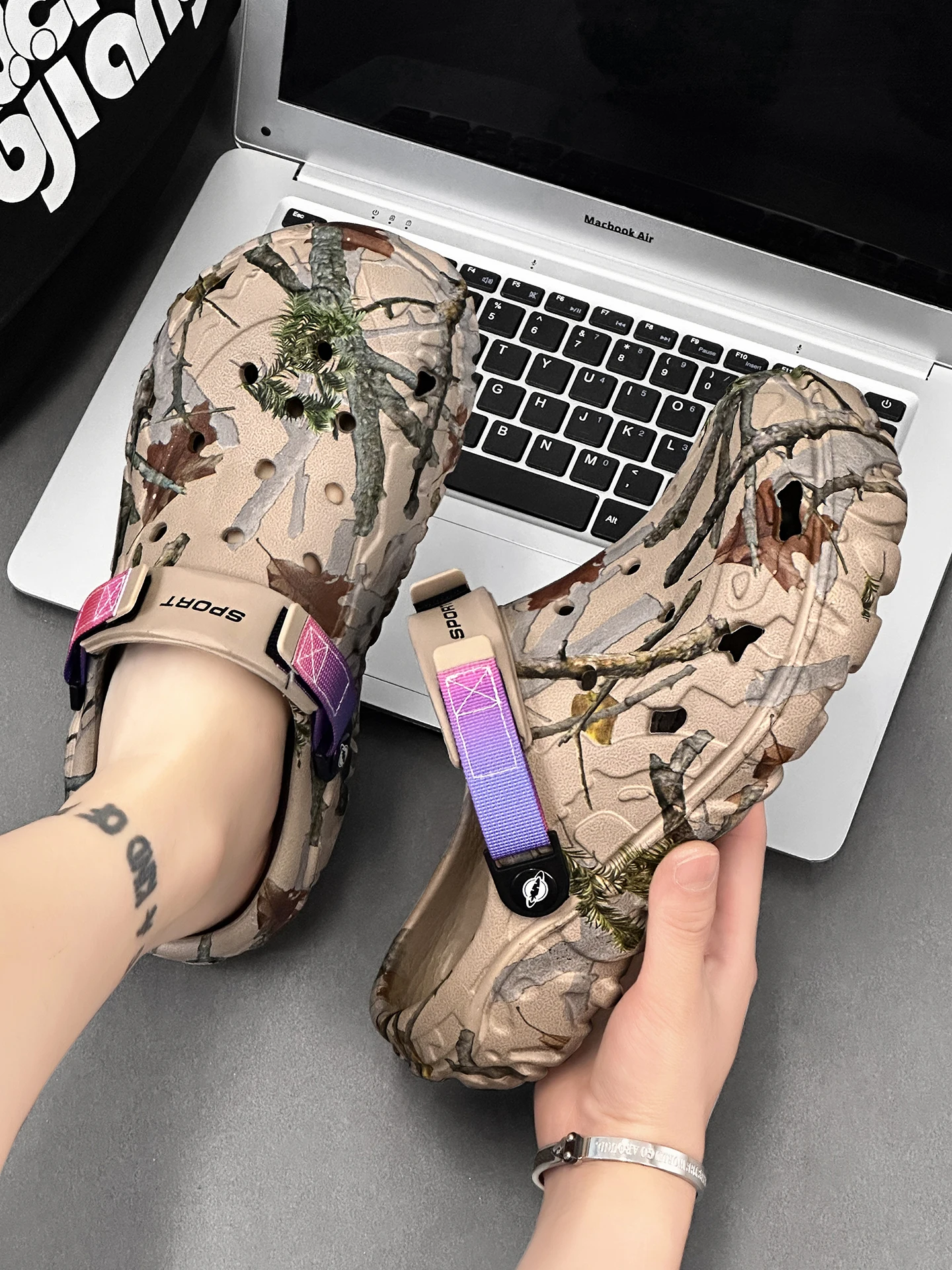 Lightweight EVA Clog Shoes Unisex Slip On Slippers Quick Dry Breathable Garden Clogs for Men Women Indoor Outdoor Beach Sandals