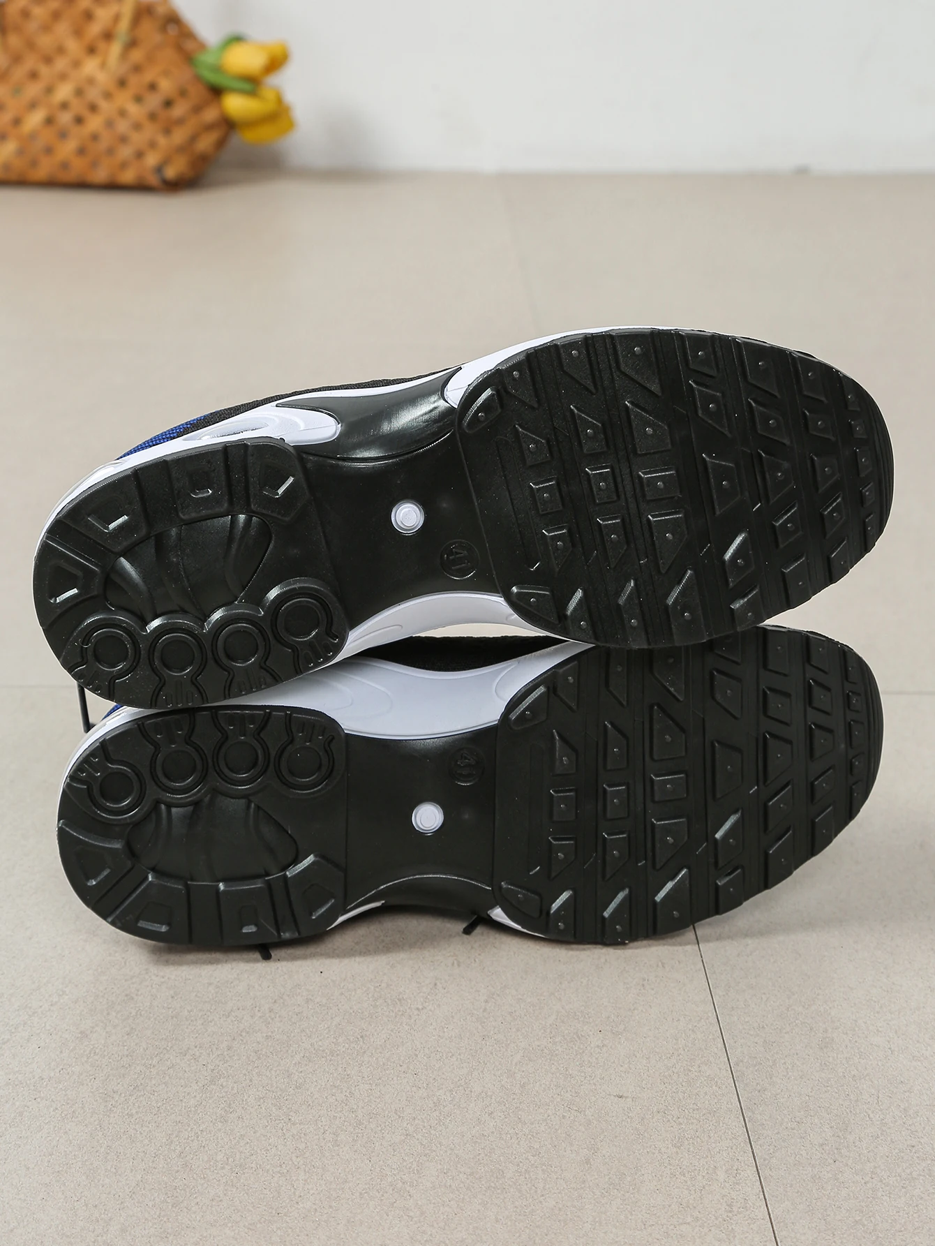 Men's shoes Fashion Super Breathable Lace-Up Running Shoes - Non-slip, durable and pillow comfort - Men's Fashion Sneakers