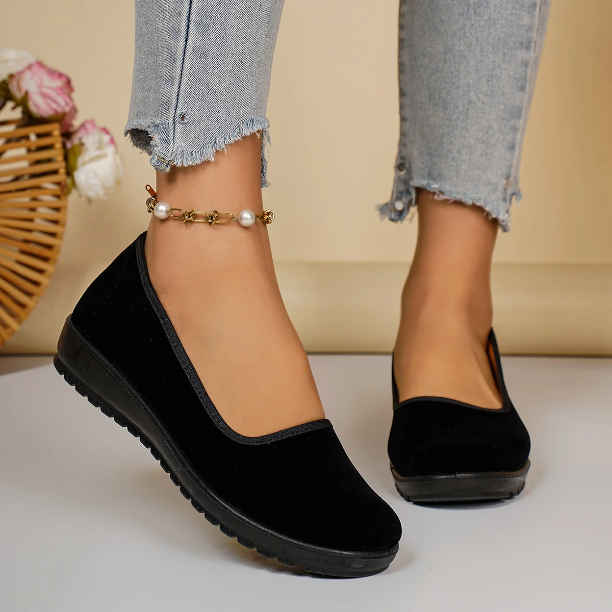 Women's Spring Slip On Sneakers Lightweight Soft Bottom Comfortable Durable Solid Color Versatile Casual Walking Shoes