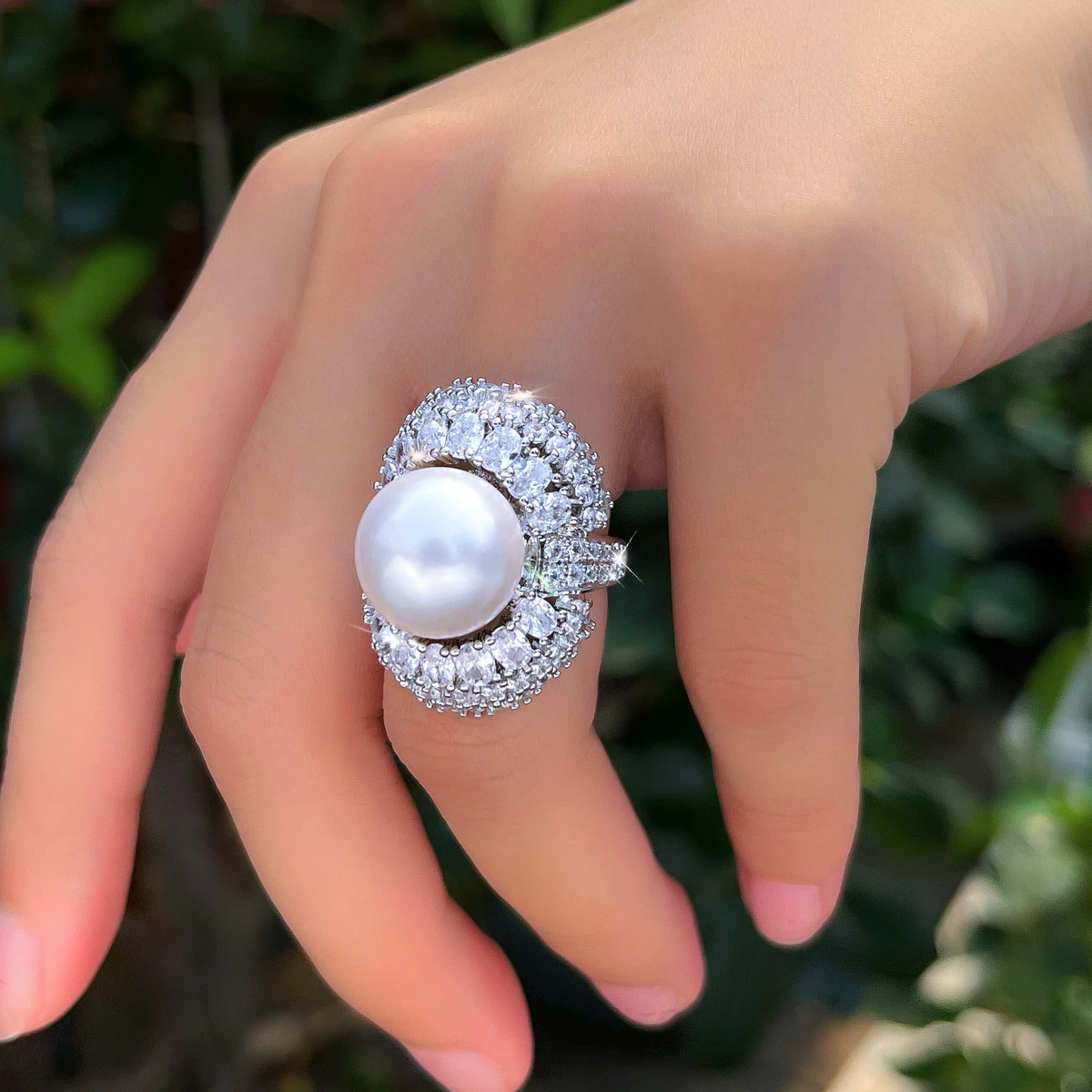 CWWZircons Adjustable Shiny Cubic Zirconia Big Round Pearl Finger Rings for Women Luxury Party Anniversary Jewelry Gifts J0272