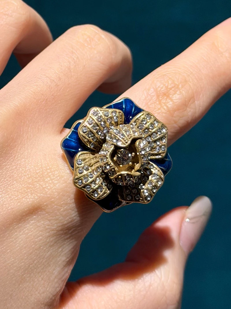 Vintage Blue Rich Flower Rings for Woman Enamel Antique Gold Plated Rhinestone Jewelry High Quality Trends 2026 Accessories