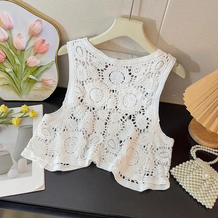 Women's Floral Crochet Vest Button Down Sleeveless Embroidery Lace Blouse Open-knit Crop Tops Summer French Chic Modern Boho