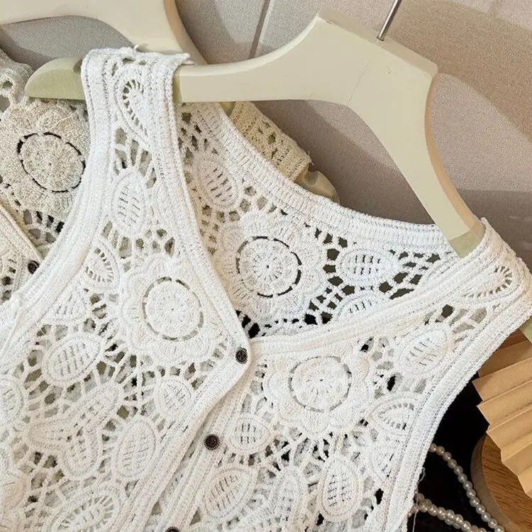 Women's Floral Crochet Vest Button Down Sleeveless Embroidery Lace Blouse Open-knit Crop Tops Summer French Chic Modern Boho