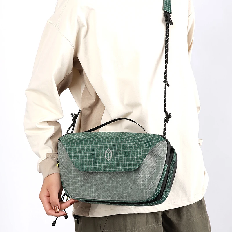Fashion Waterproof Crossbody Bags Reflective Design Unisex Chest Bags Travel Storage Shoulder Bags Handbags Man's Messenger Bag
