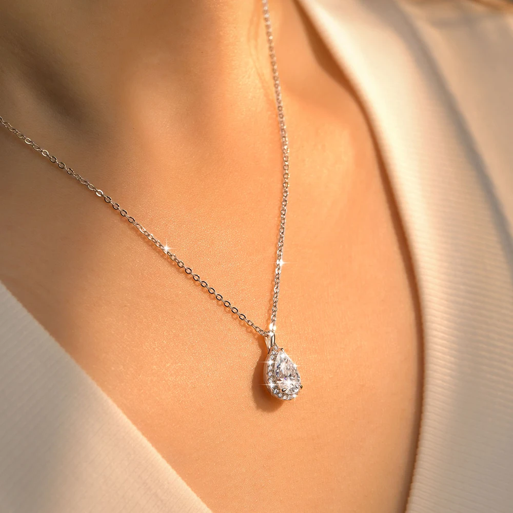 Lnngy 2.5CT Pear Cut Moissanite Diamond Necklace 14K Gold Filled Waterdrop Halo Pendant Necklaces for Valentine's Day Jewelry