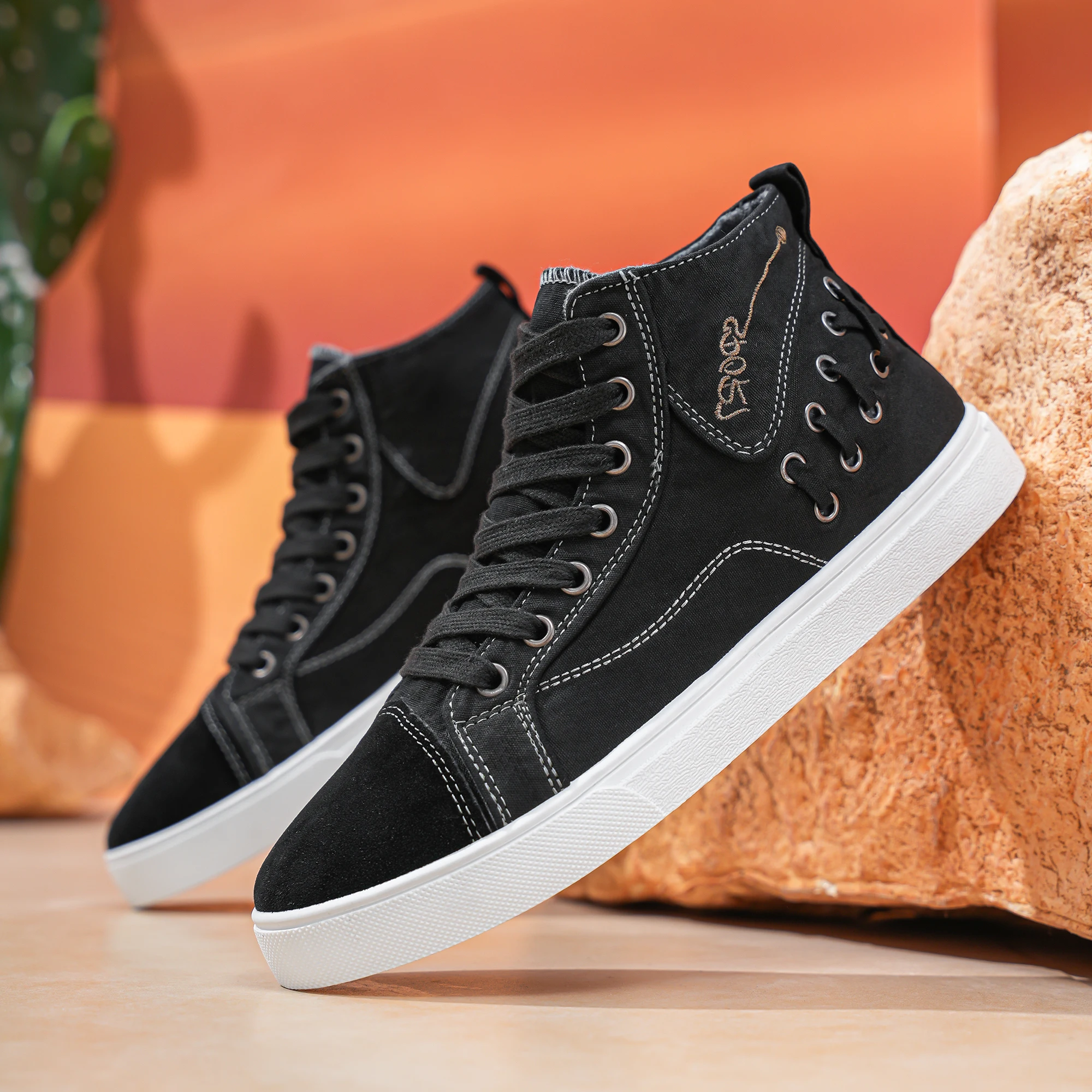 Men's high top lace up canvas shoes, breathable and soft soled, comfortable running shoes, outdoor sports shoes