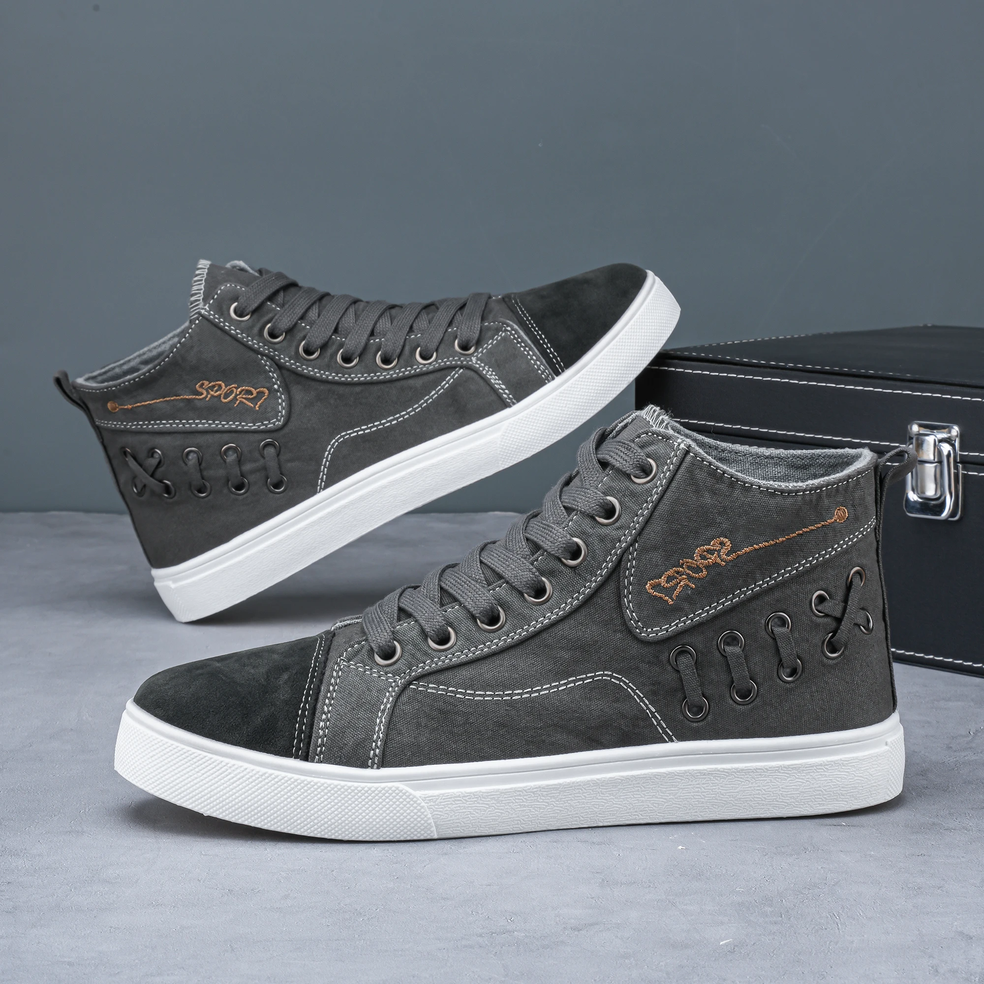 Men's high top lace up canvas shoes, breathable and soft soled, comfortable running shoes, outdoor sports shoes