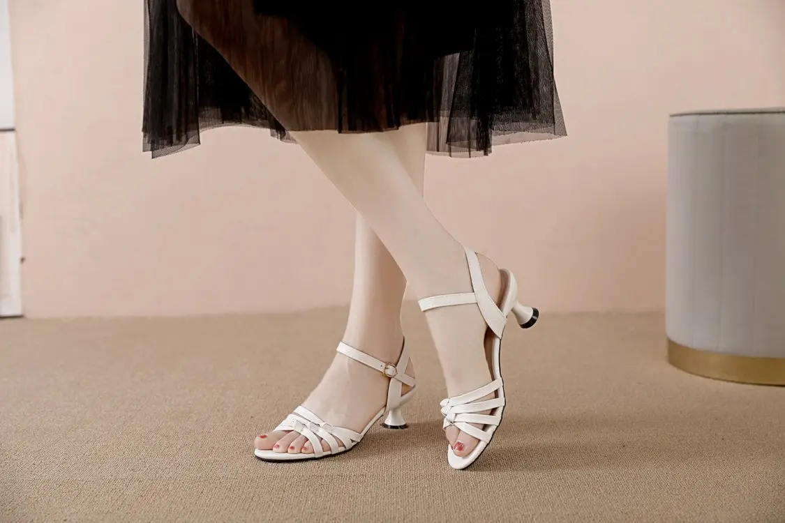 Morning Dew Kitten Heel Pumps for Women Pointed Toe V-Neck Woven Detail Lightweight Evening Party Shoes
