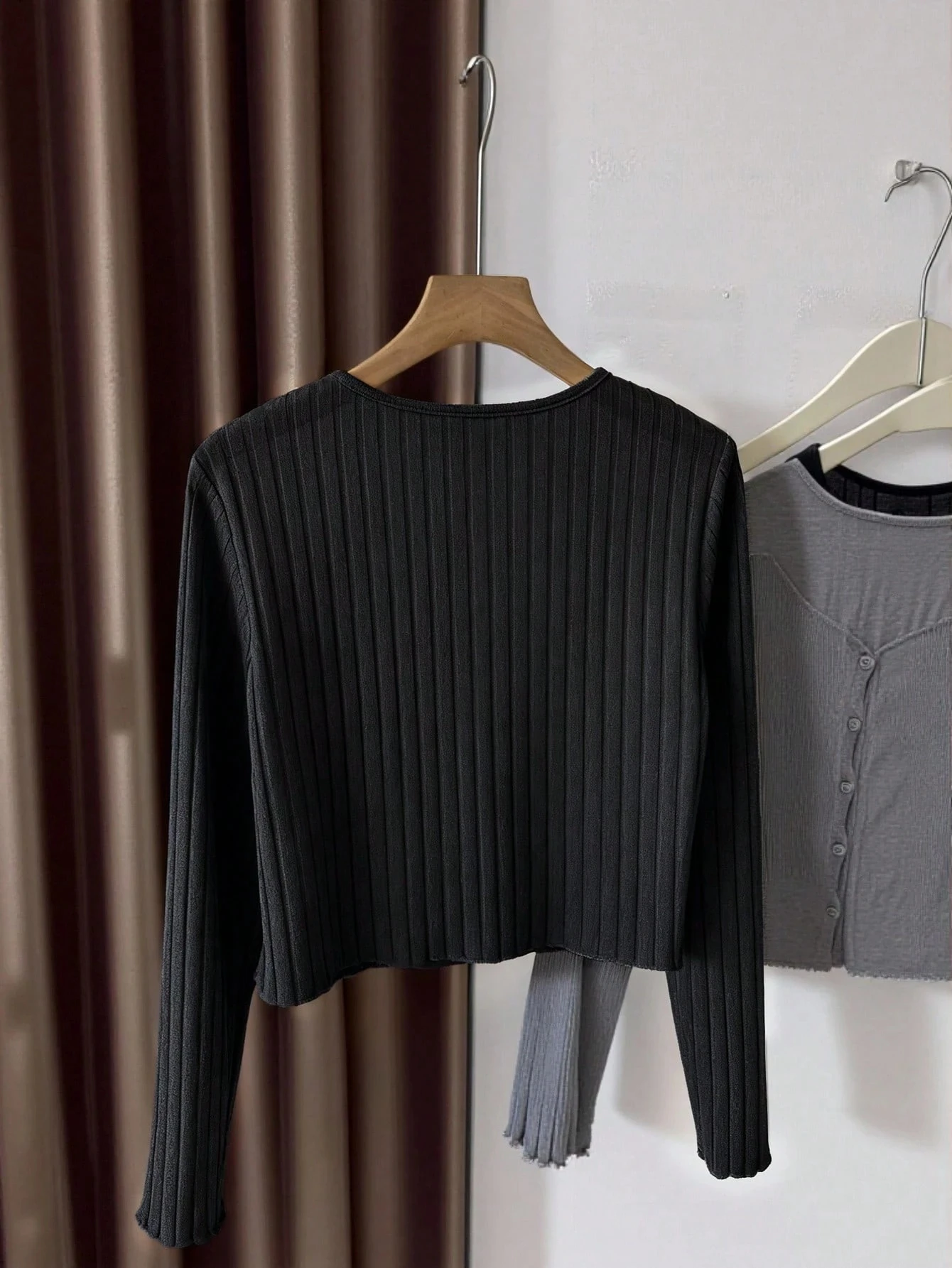 Women's plus size solid color long sleeved knitted cardigan, French daily casual style, suitable for spring and autumn seasons