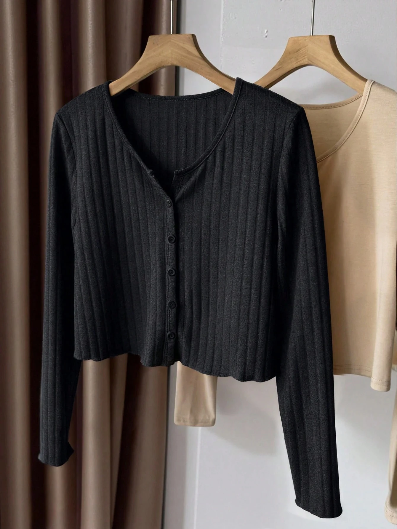 Women's plus size solid color long sleeved knitted cardigan, French daily casual style, suitable for spring and autumn seasons