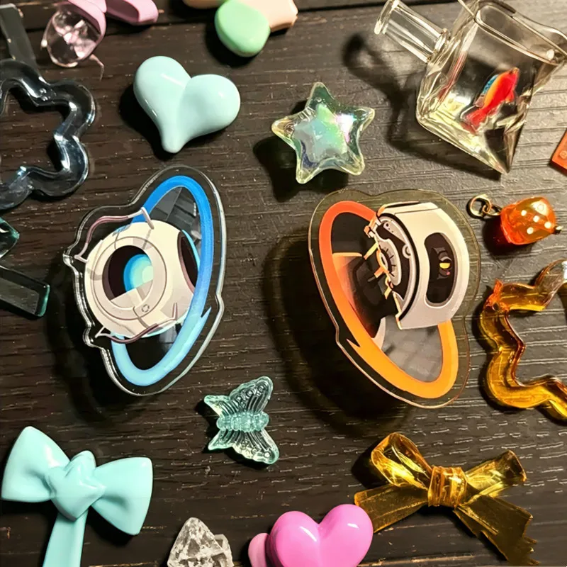 Portal Keychain – Wheatley & GLaDOS 1.5” Acrylic Pin| Cute Cartoon Game Pendant, Fan Art Merchandise for Portal Fans