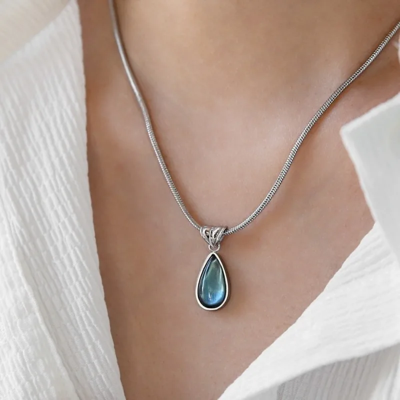 French Retro Olive Green Blue Water Drop Shape Necklace Fadeless Niche Advanced Design Elegant Daily Dating Lady Fashion Jewelry