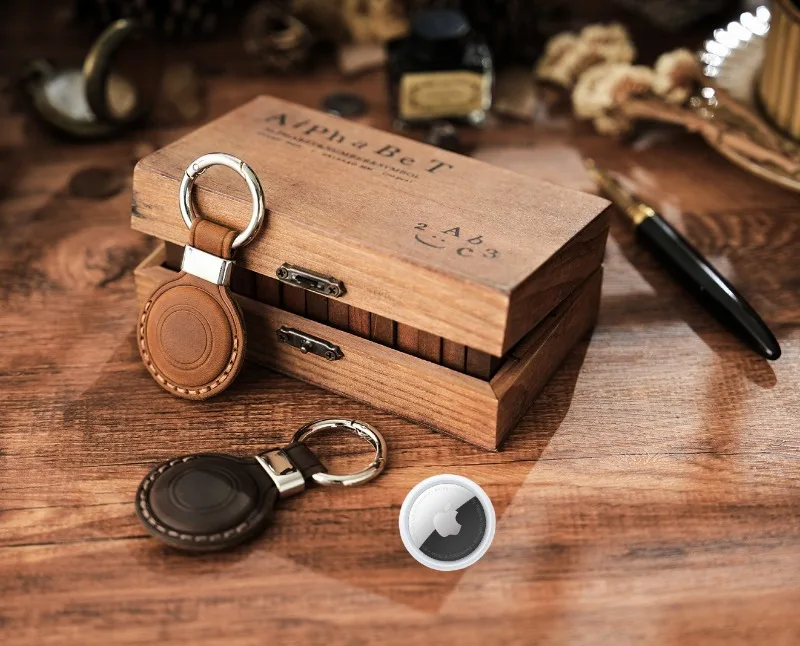 Vintage Crazy Horse Leather AirTag Keychain, Genuine Leather Case for Apple AirTag, Retro Protective Tracker Cover for Luggage