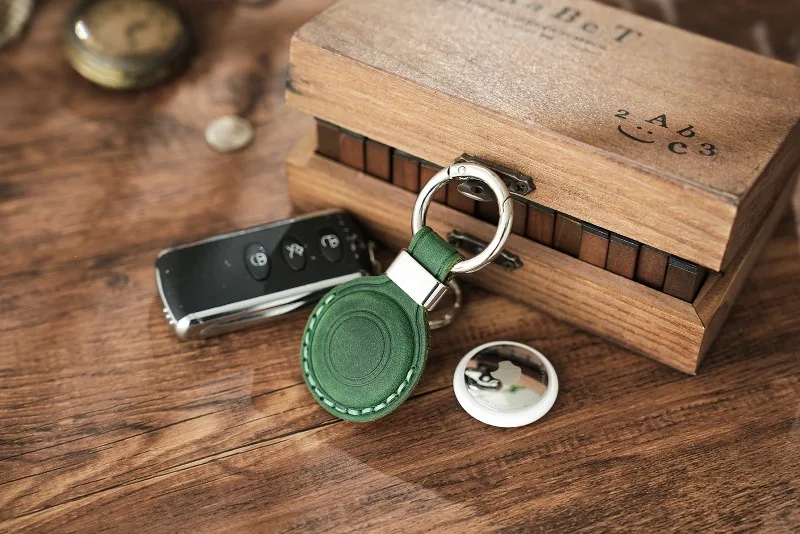 Vintage Crazy Horse Leather AirTag Keychain, Genuine Leather Case for Apple AirTag, Retro Protective Tracker Cover for Luggage