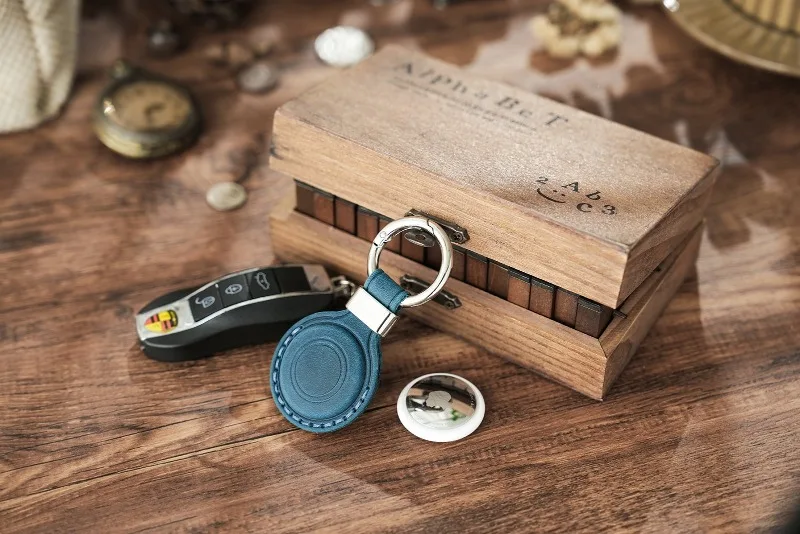 Vintage Crazy Horse Leather AirTag Keychain, Genuine Leather Case for Apple AirTag, Retro Protective Tracker Cover for Luggage