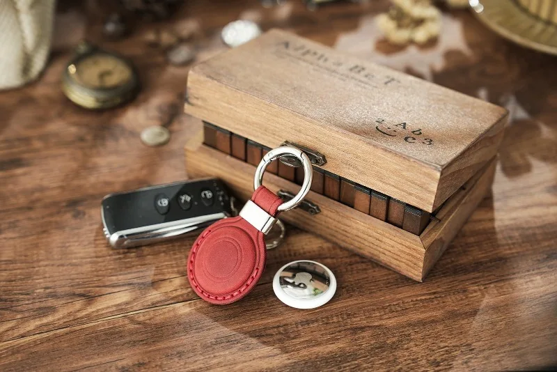 Vintage Crazy Horse Leather AirTag Keychain, Genuine Leather Case for Apple AirTag, Retro Protective Tracker Cover for Luggage