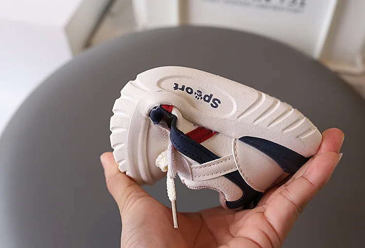 Children's White Casual Sneakers Toddler Boys Girls Hook Loop Soft Sole School Shoes for Daily Outdoor Sports Wear 2026 Hot Sale