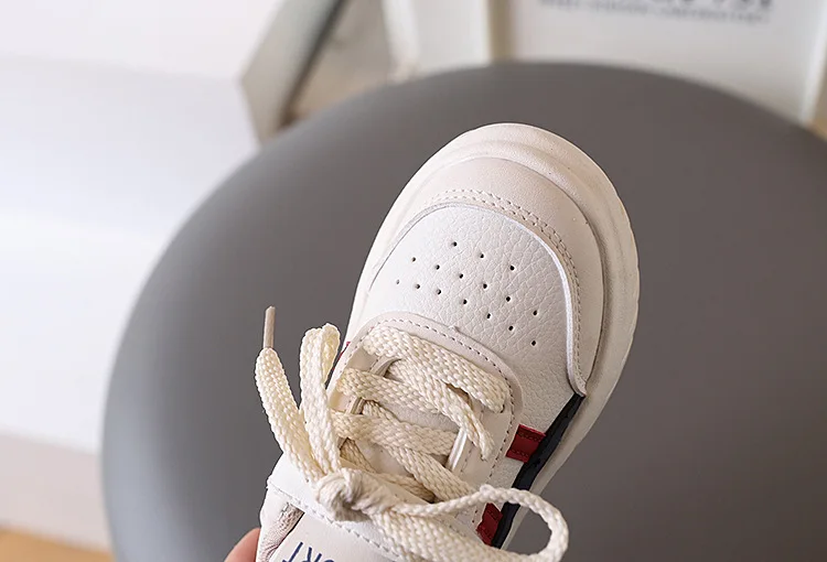 Children's White Casual Sneakers Toddler Boys Girls Hook Loop Soft Sole School Shoes for Daily Outdoor Sports Wear 2026 Hot Sale